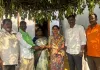 అర్చన శ్రీనివాస్ చేత వధువుకు పుస్తె మెట్టెలు, ఆర్థిక సాయం