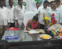 బాధ్యతలు స్వీకరించిన మున్సిపల్ చైర్ పర్సన్...