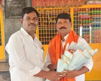 మొయినాబాద్ మున్సిపల్ చైర్మన్‌ని సన్మానించిన కాంగ్రెస్ పార్టీ వికలాంగుల విభాగం రాష్ట్ర ప్రధాన కార్యదర్శి వి. నరసింహ చారి