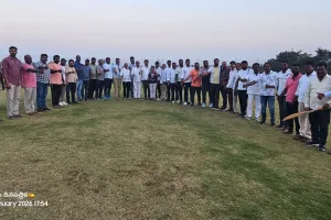 సీఎంఆర్ క్రికెట్ టోర్నీ ప్రారంభం