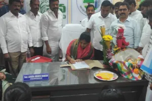 బాధ్యతలు స్వీకరించిన మున్సిపల్ చైర్ పర్సన్...