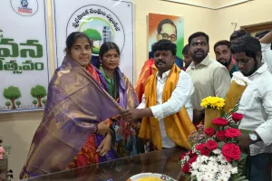 నూతన చైర్మన్ ను సన్మానించిన బీఆర్ఎస్ ప్రధాన కార్యదర్శి సుదర్శన్