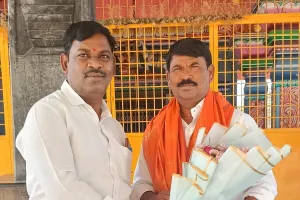 మొయినాబాద్ మున్సిపల్ చైర్మన్‌ని సన్మానించిన కాంగ్రెస్ పార్టీ వికలాంగుల విభాగం రాష్ట్ర ప్రధాన కార్యదర్శి వి. నరసింహ చారి