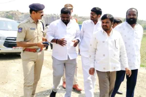 శంషాబాద్ లో గులాబీ నేతల అరెస్టు