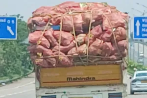 రూ.30,లక్షల విలువైన నిషేధిత పత్తి విత్తనాలు పట్టివేత!