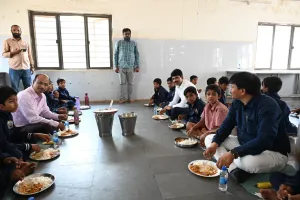 మహేశ్వరం రెసిడెన్షియల్ పాఠశాల సందర్శించిన కలెక్టర్ సి. నారాయణ రెడ్డి