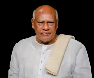 లక్డీకాపూల్‌లో రోశయ్య కాంస్య విగ్రహం