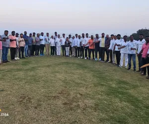 సీఎంఆర్ క్రికెట్ టోర్నీ ప్రారంభం